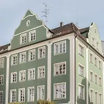 Rathausplatz *